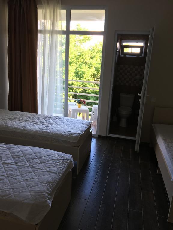 Guest House Kobuleti On Aghmashenebeli Exterior foto